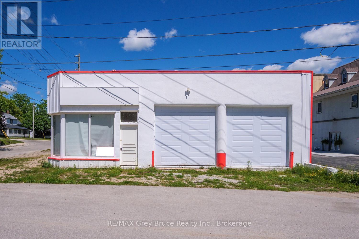 17 1ST AVE N, CHESLEY 1ST AVENUE N