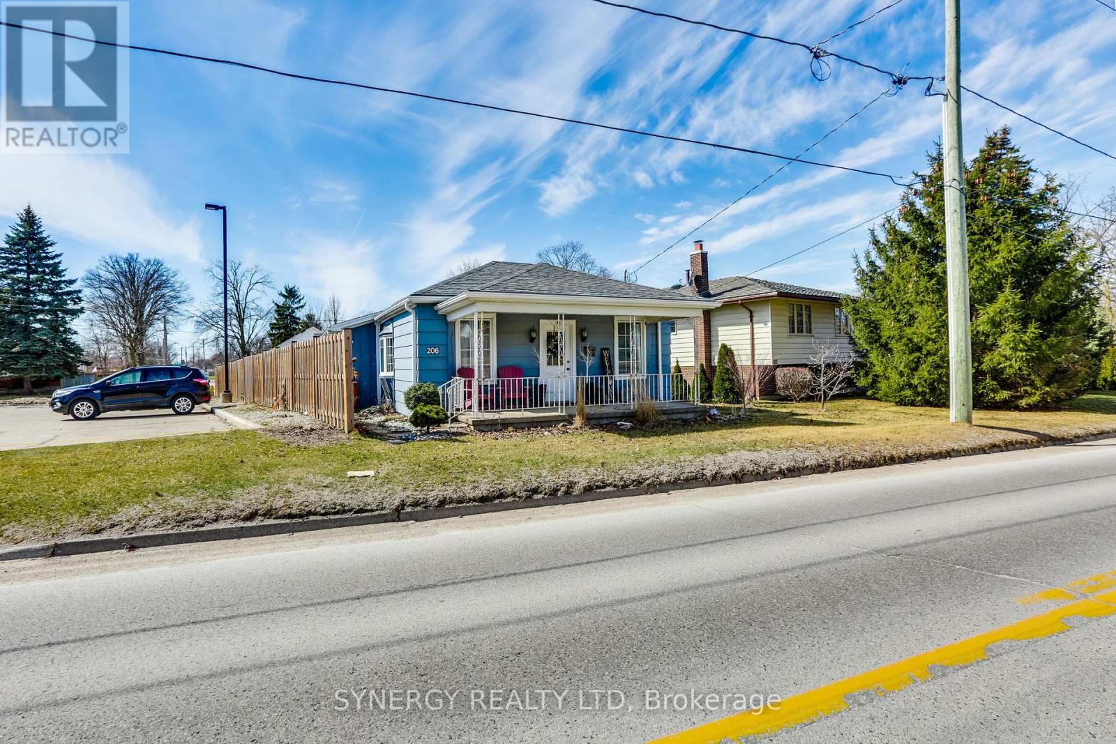 206 CARADOC STREET S