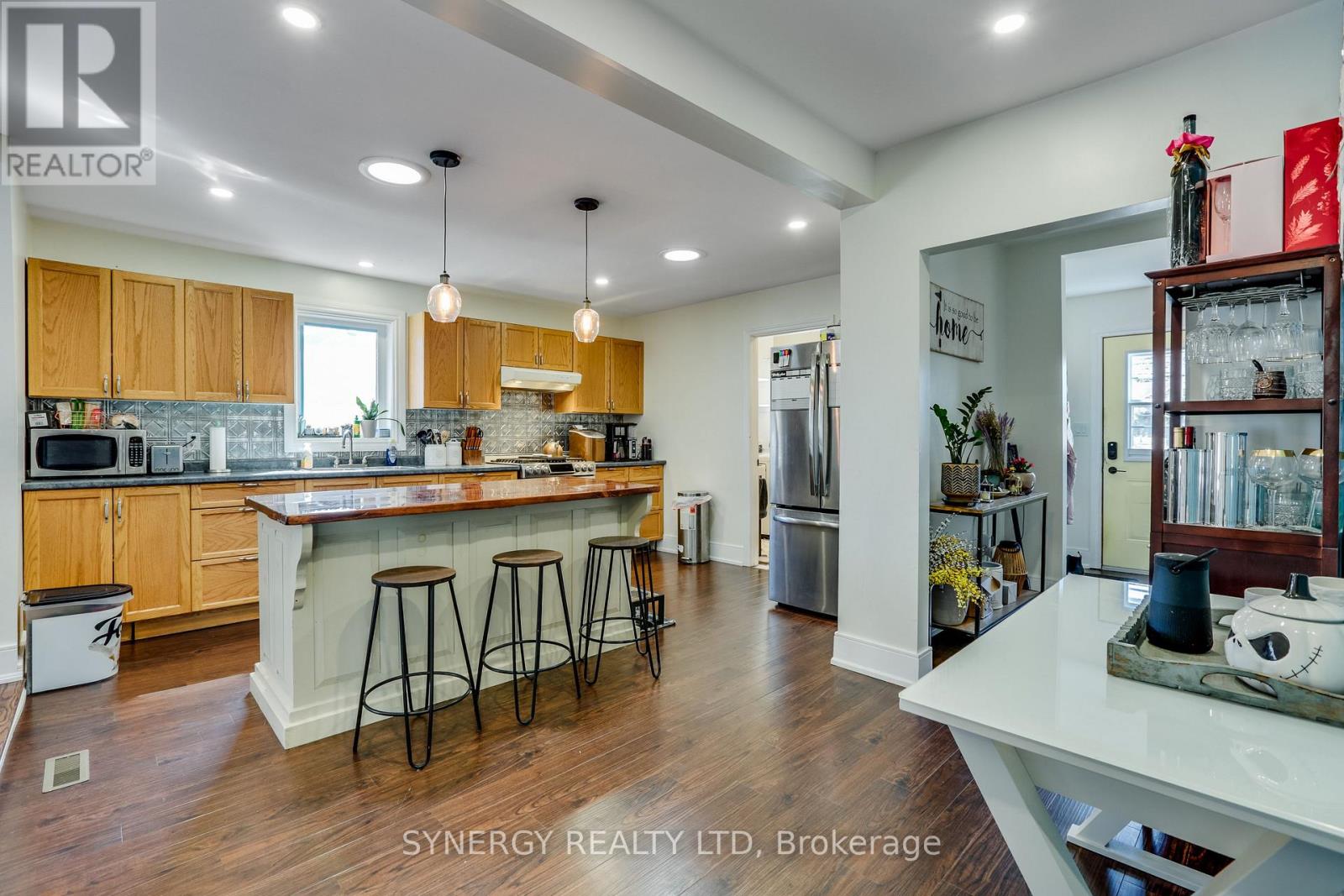 206 CARADOC STREET S