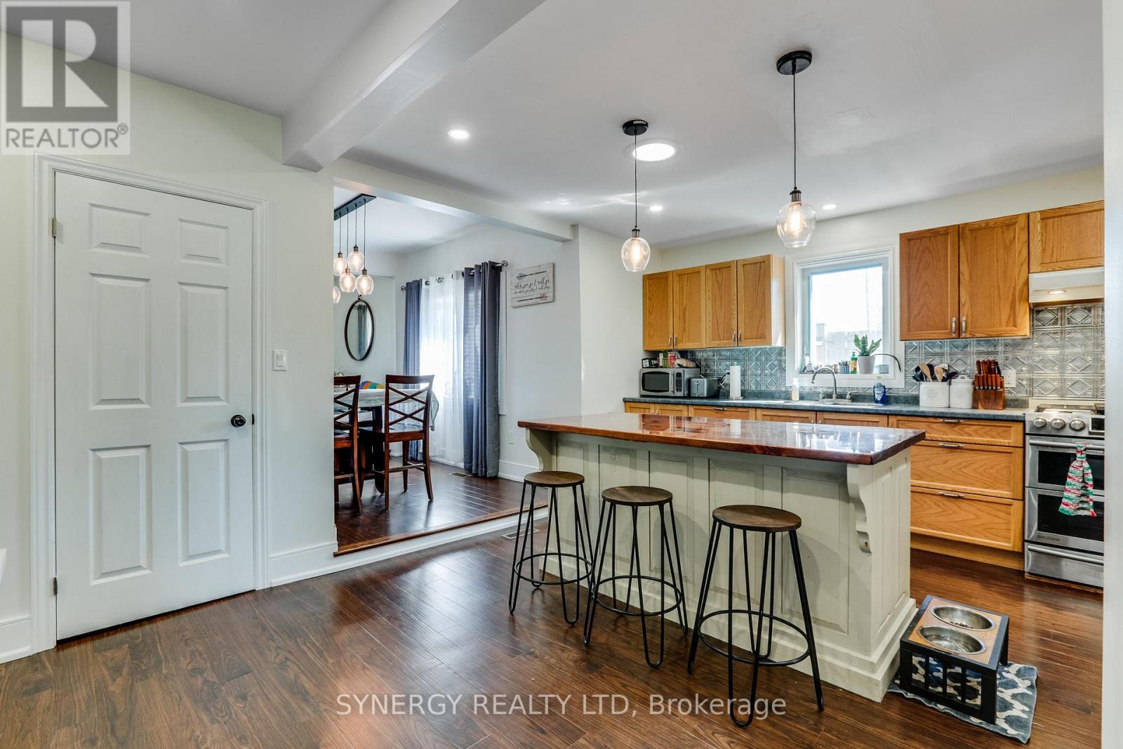 206 CARADOC STREET S