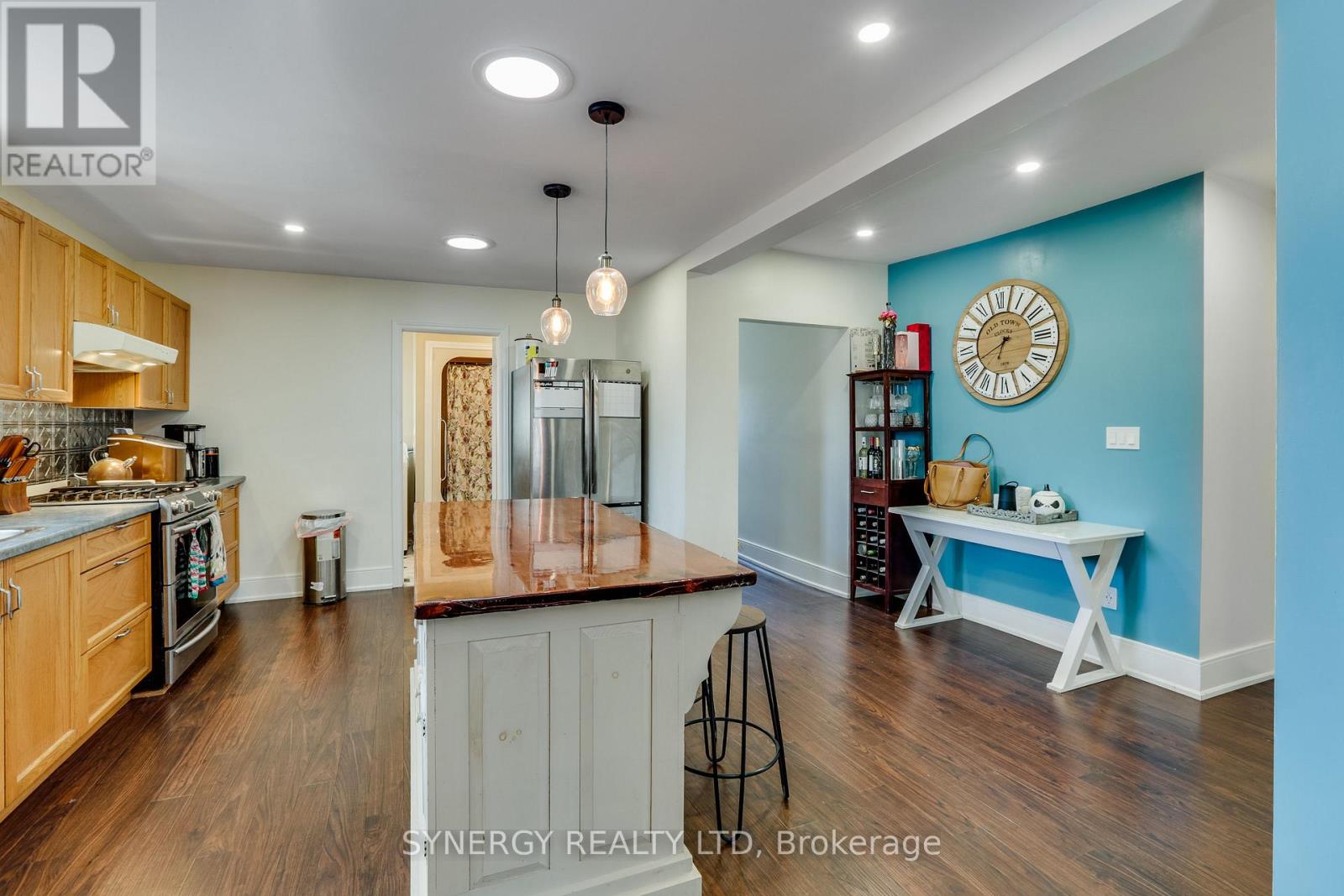 206 CARADOC STREET S