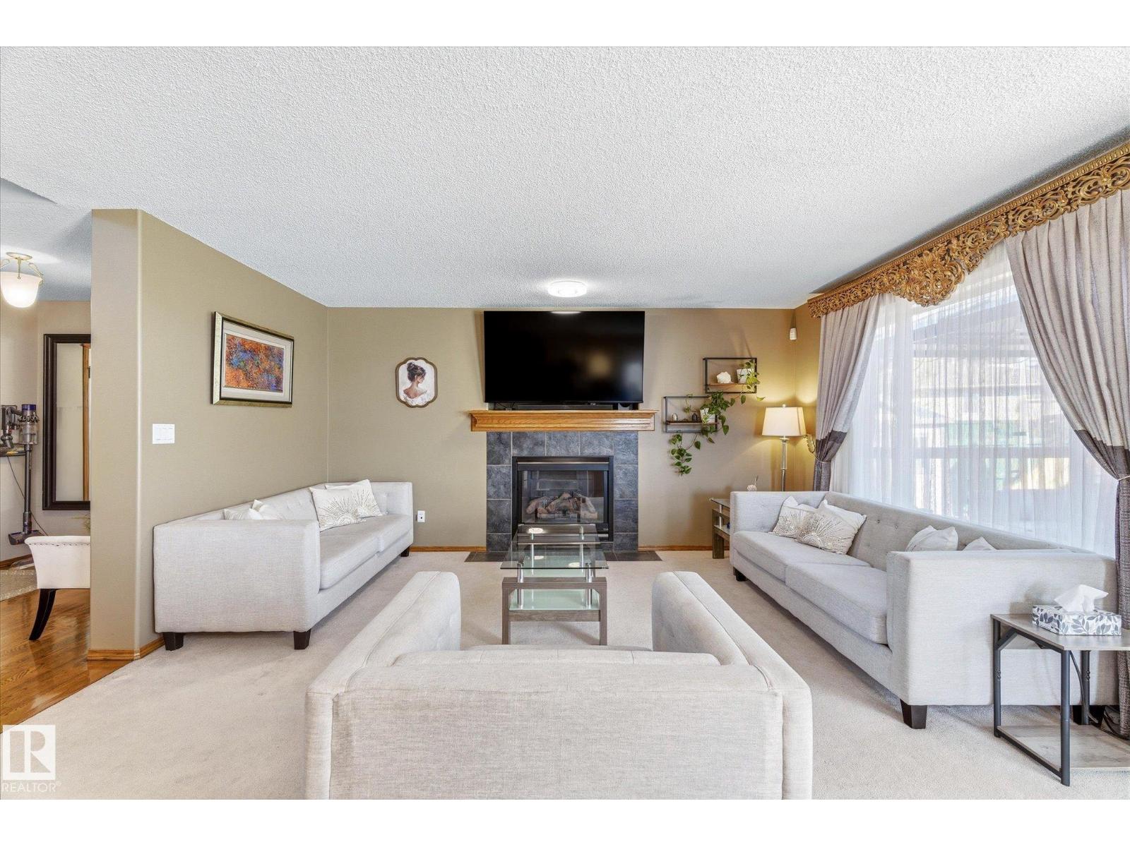 442 Hunters GR NW