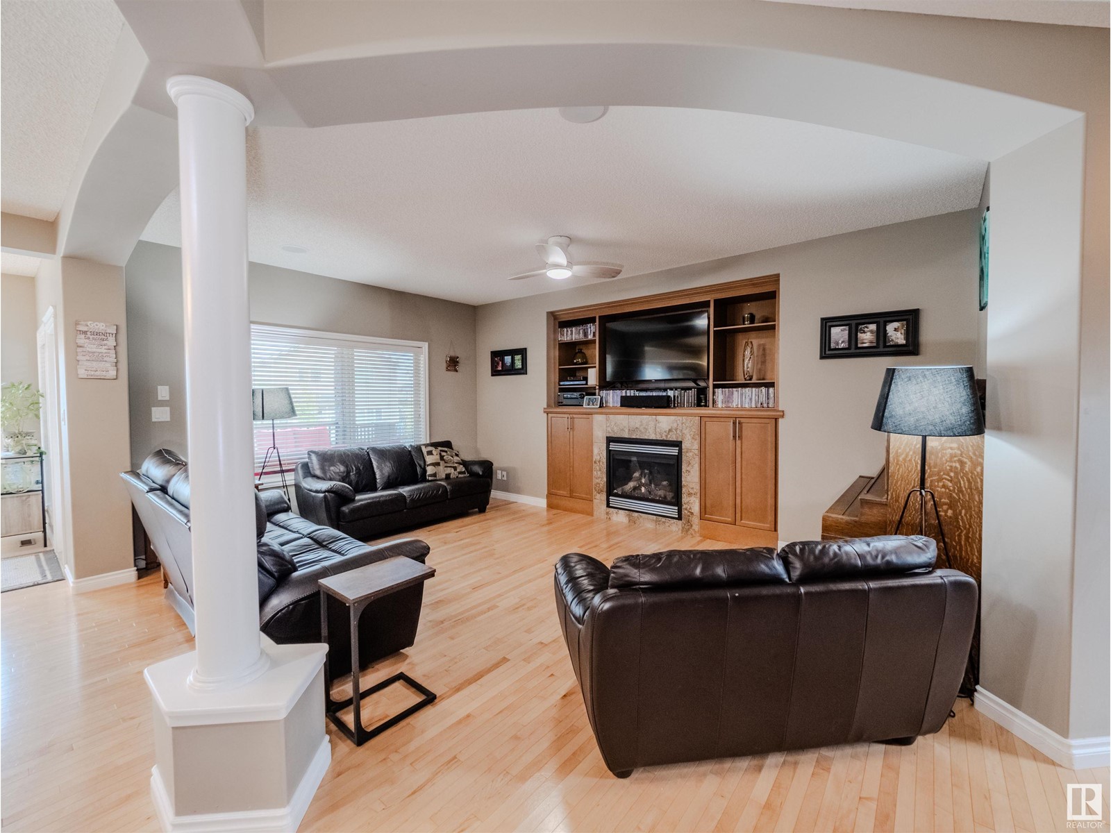 303 FOXTAIL WY