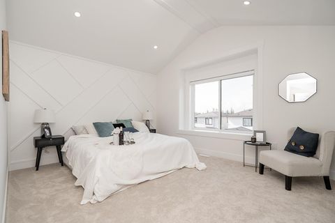 20539 74B AVENUE Langley BC V2Y3S8