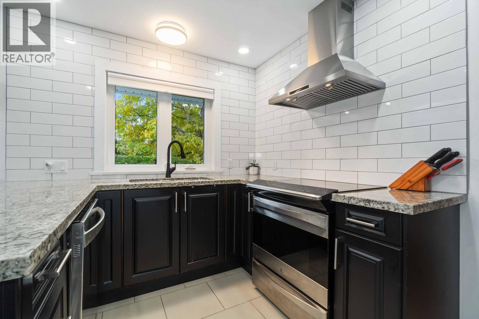 660 GATENSBURY STREET