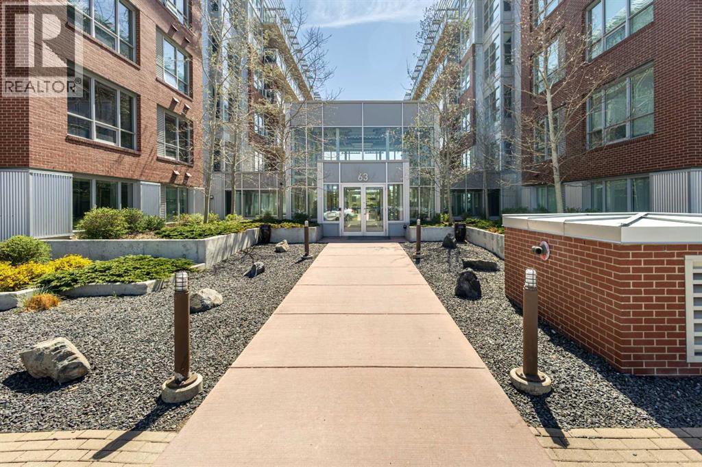 225, 63 Inglewood Park SE