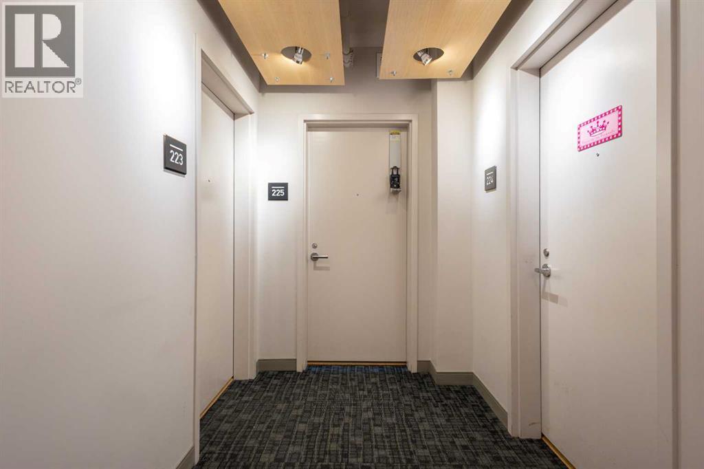 225, 63 Inglewood Park SE