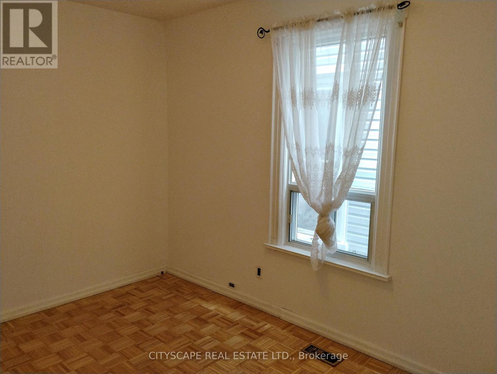 92 BELLWOODS AVENUE