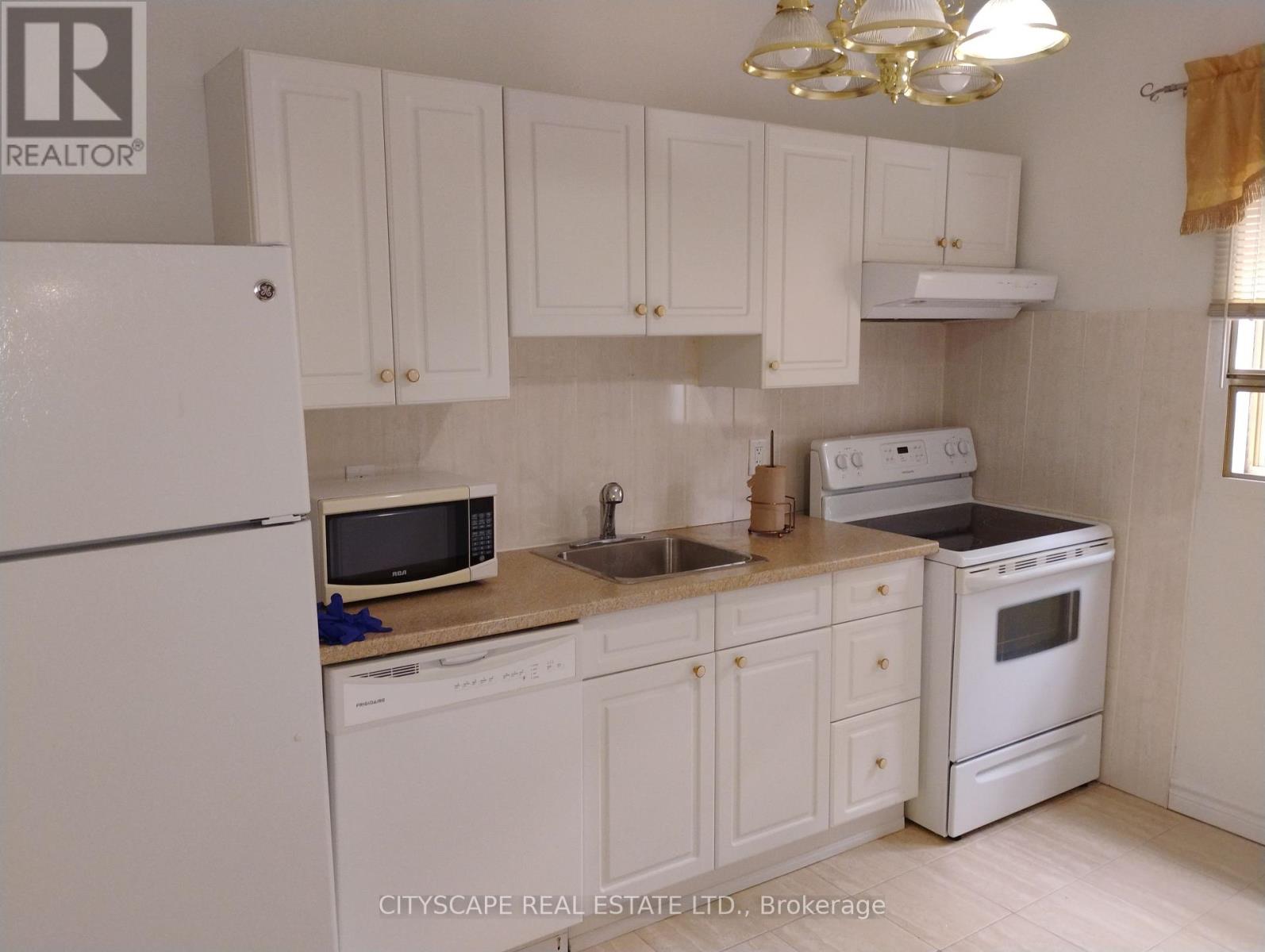 92 BELLWOODS AVENUE