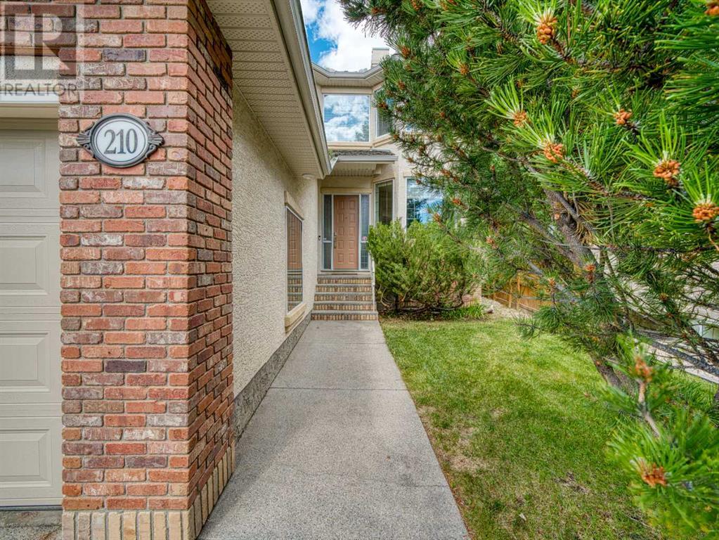 210 Evergreen Mews SW