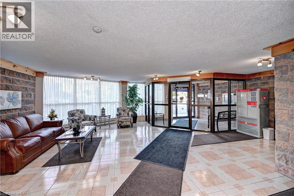 24 MARILYN Drive N Unit# 401