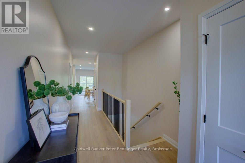 2 - 305 ARNAUD STREET