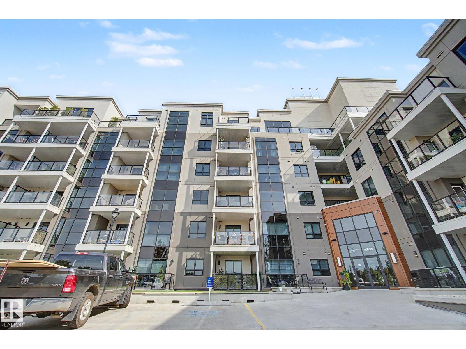#810 200 BELLEROSE DR