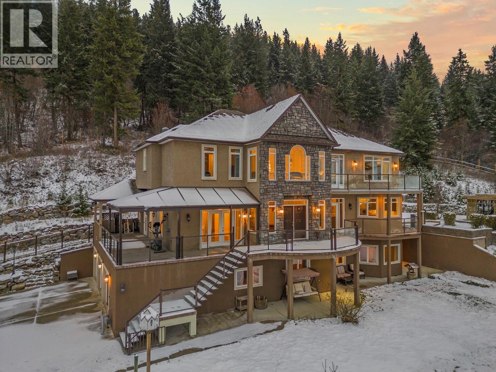 5475/5477 Kingsview Road