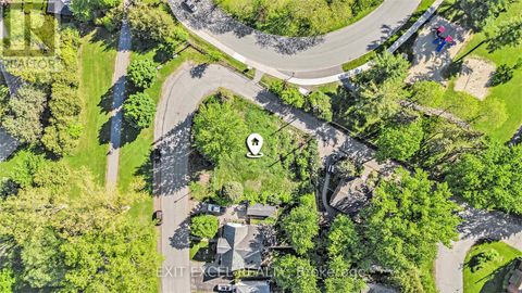 38 FARROW STREET Ottawa ON K2B6E1