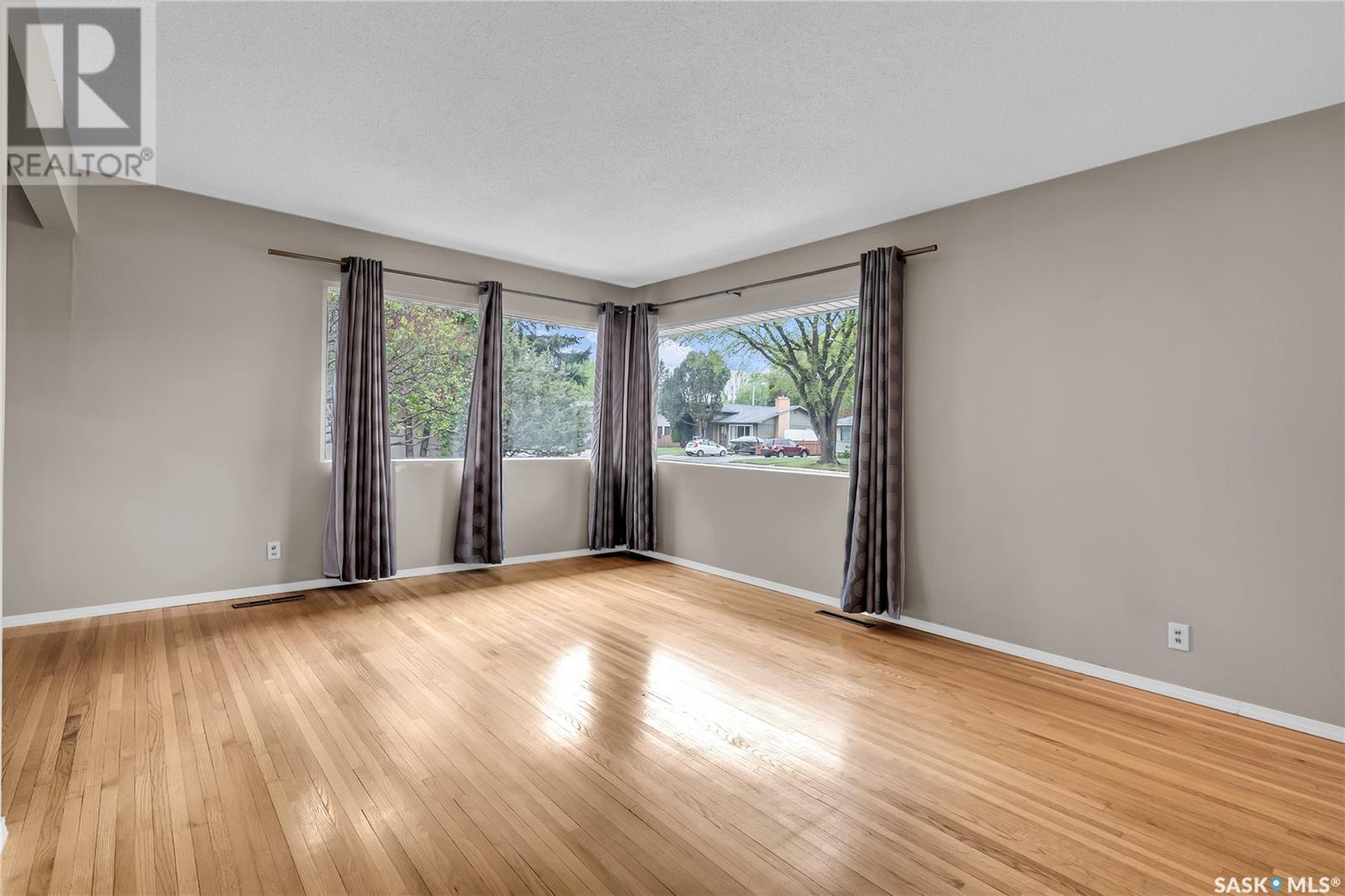 15 McAskill CRESCENT