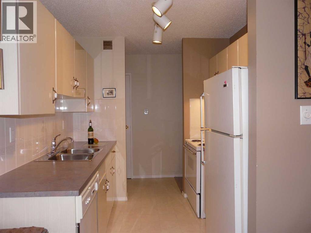 482, 8948 Elbow Drive SW
