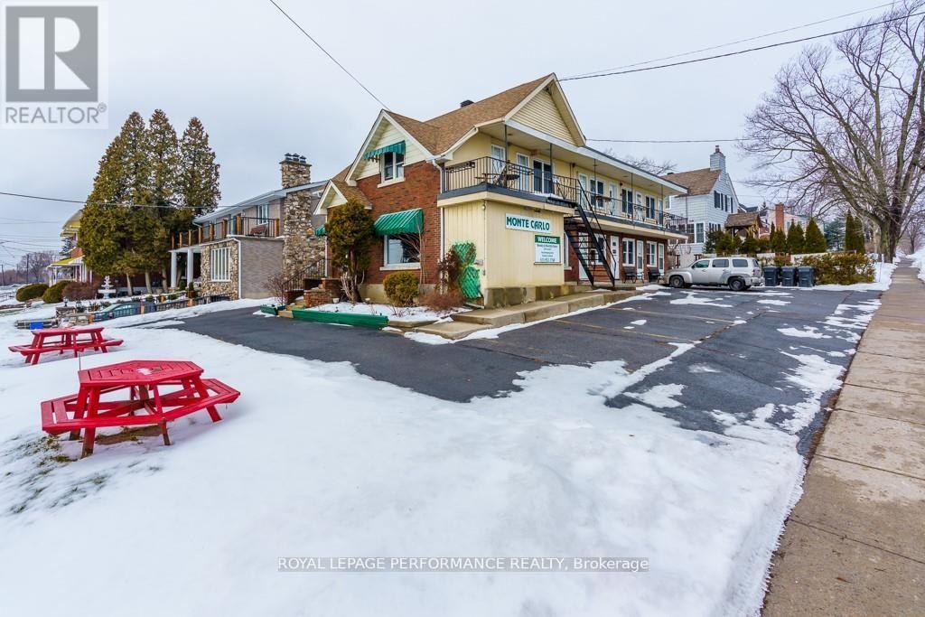 1606 + 1700 MONTREAL ROAD