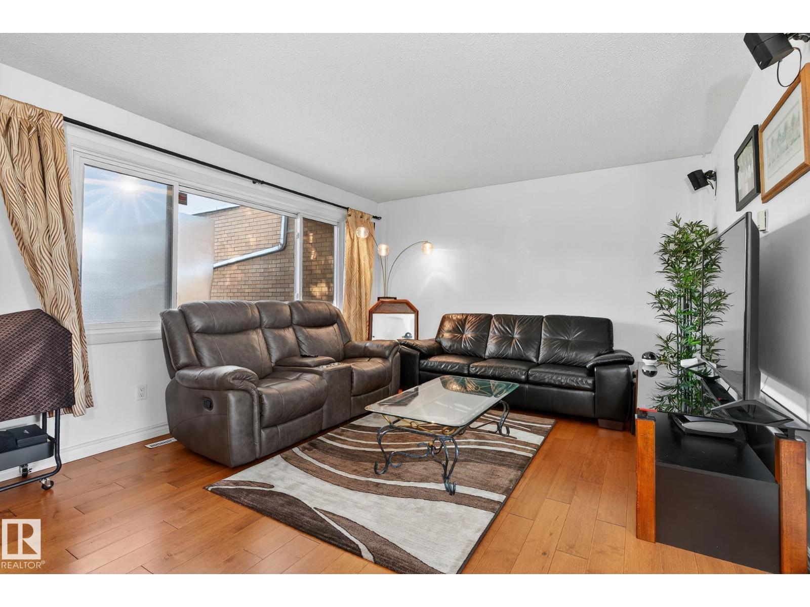 5741 144 AV NW