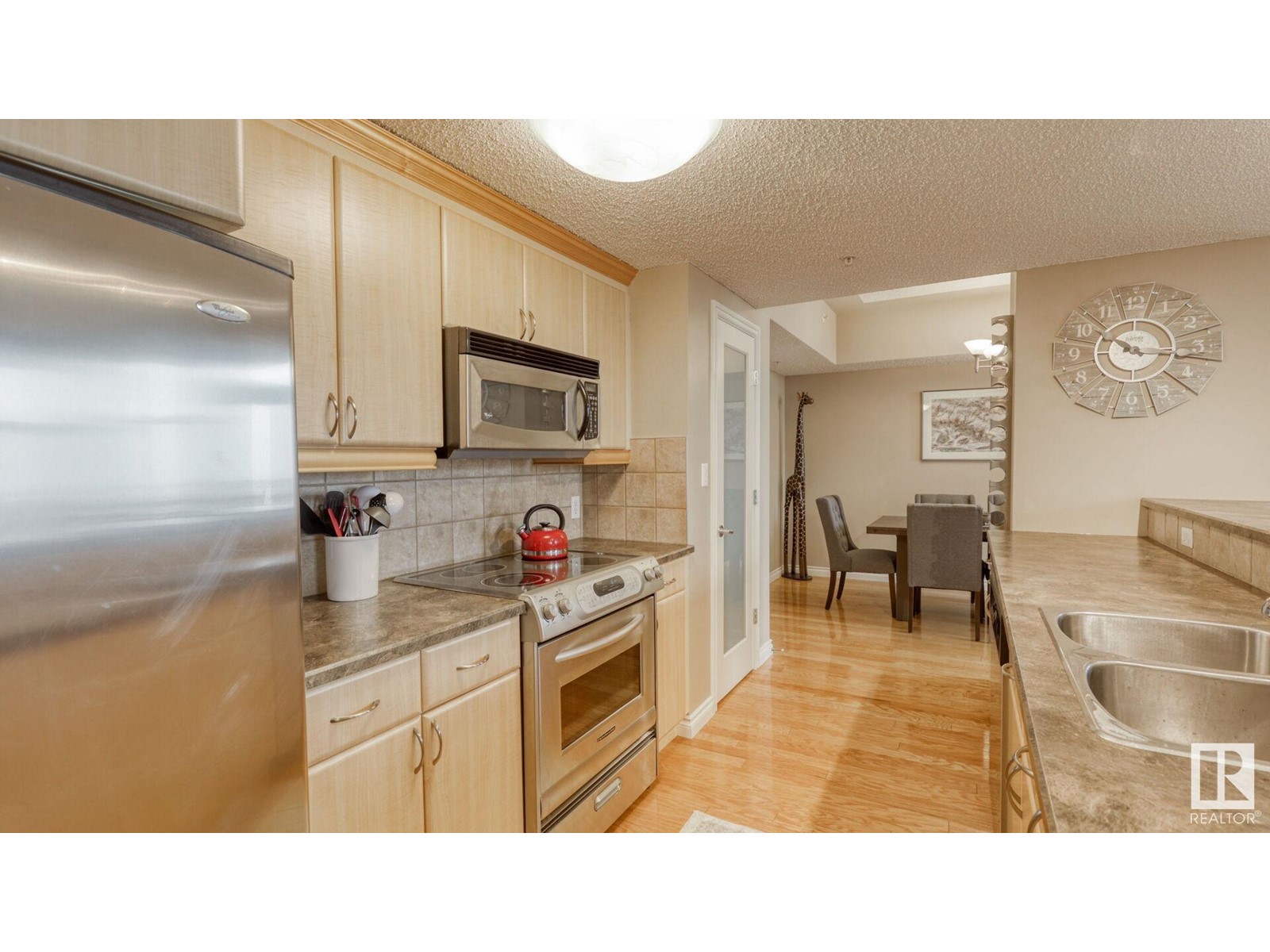 #1401 9020 JASPER AV NW