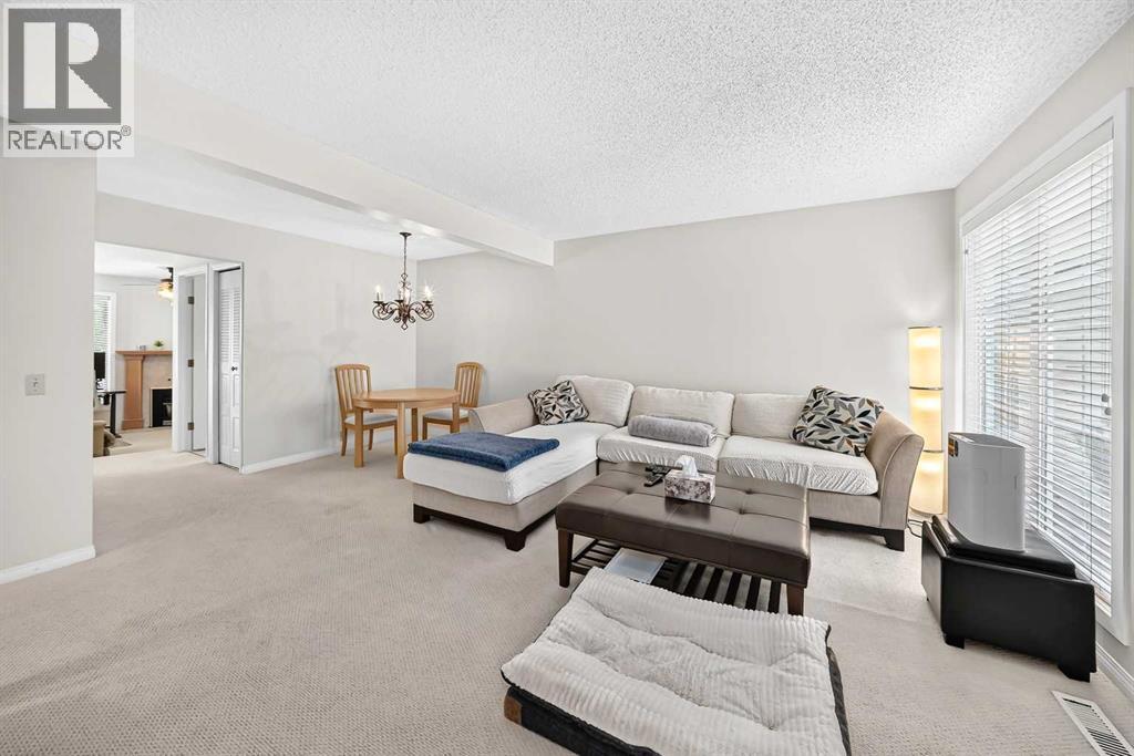 371 Point Mckay Gardens NW