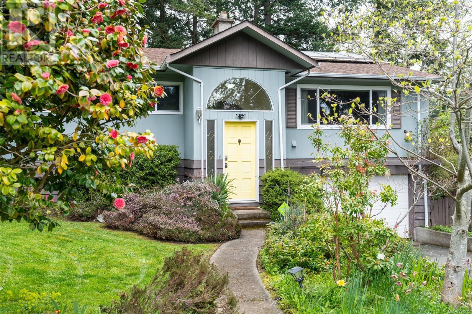 2440 Alpine Cres