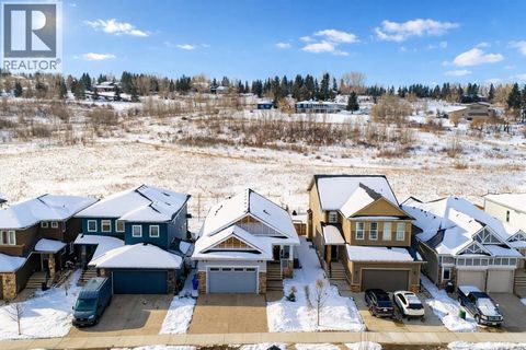 60 Crestbrook View SW Calgary AB T3L6G7