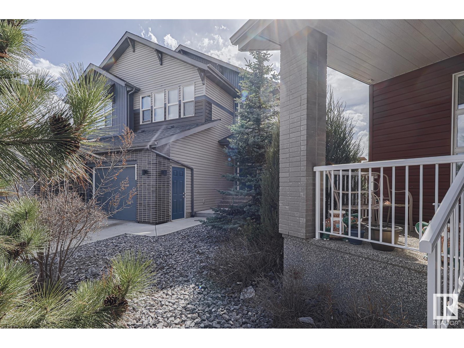 720 CHARLESWORTH WY SW