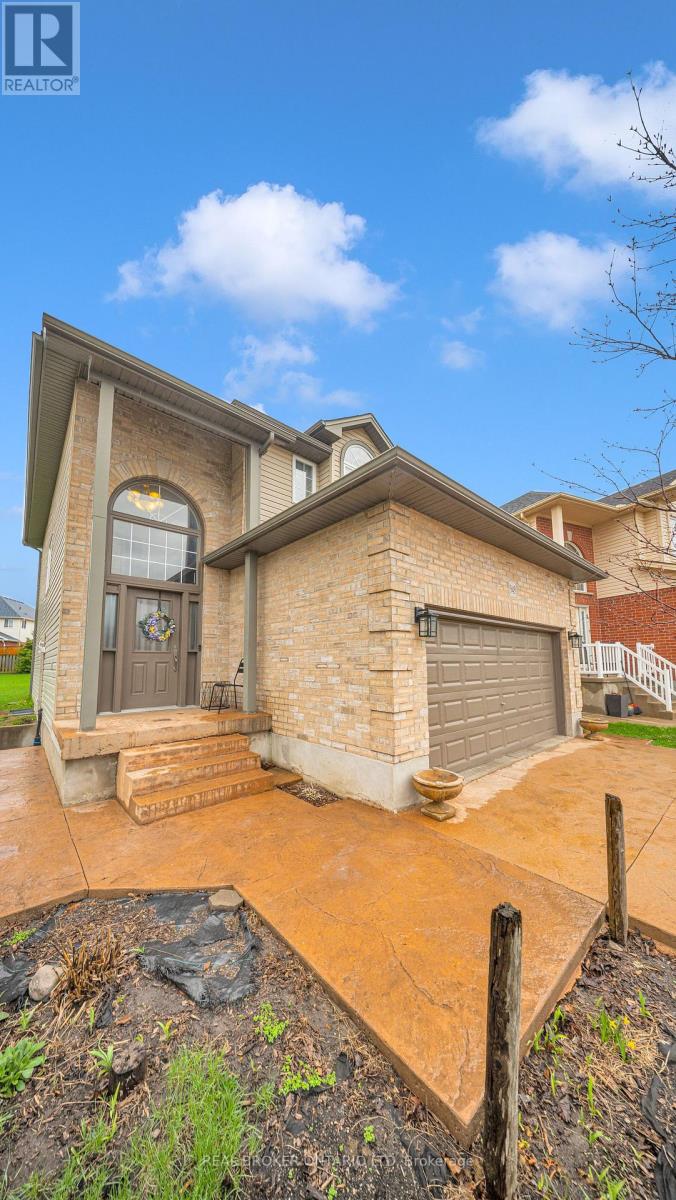 949 BLYTHWOOD ROAD