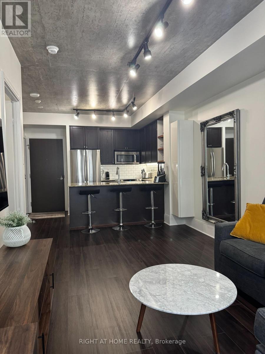 708 - 560 FRONT STREET W