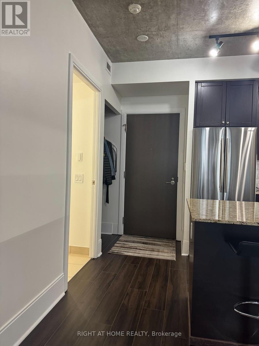 708 - 560 FRONT STREET W
