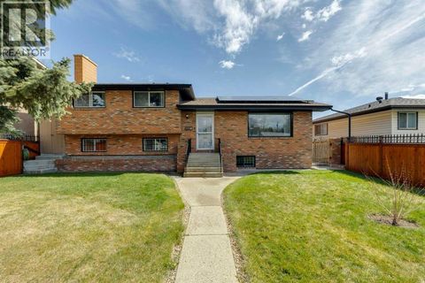 12 Huntwick Way NE Calgary AB T2K4H3