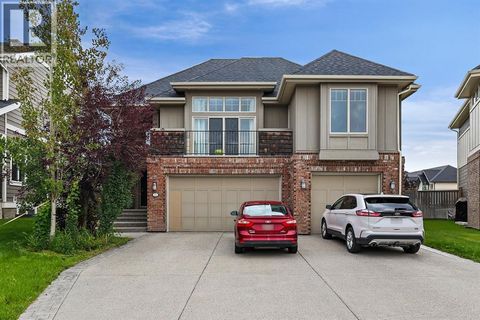 22 Wendham Place SW Calgary AB T3H0R6