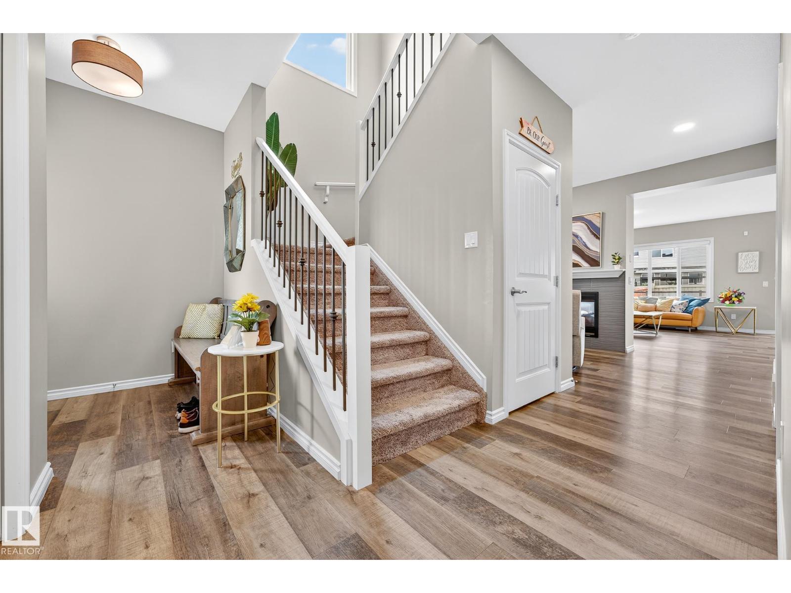 229 CALEDON CR