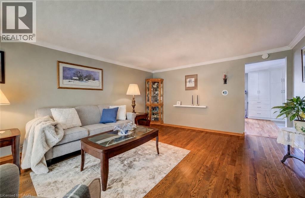 10 MEADOW WOODS Crescent