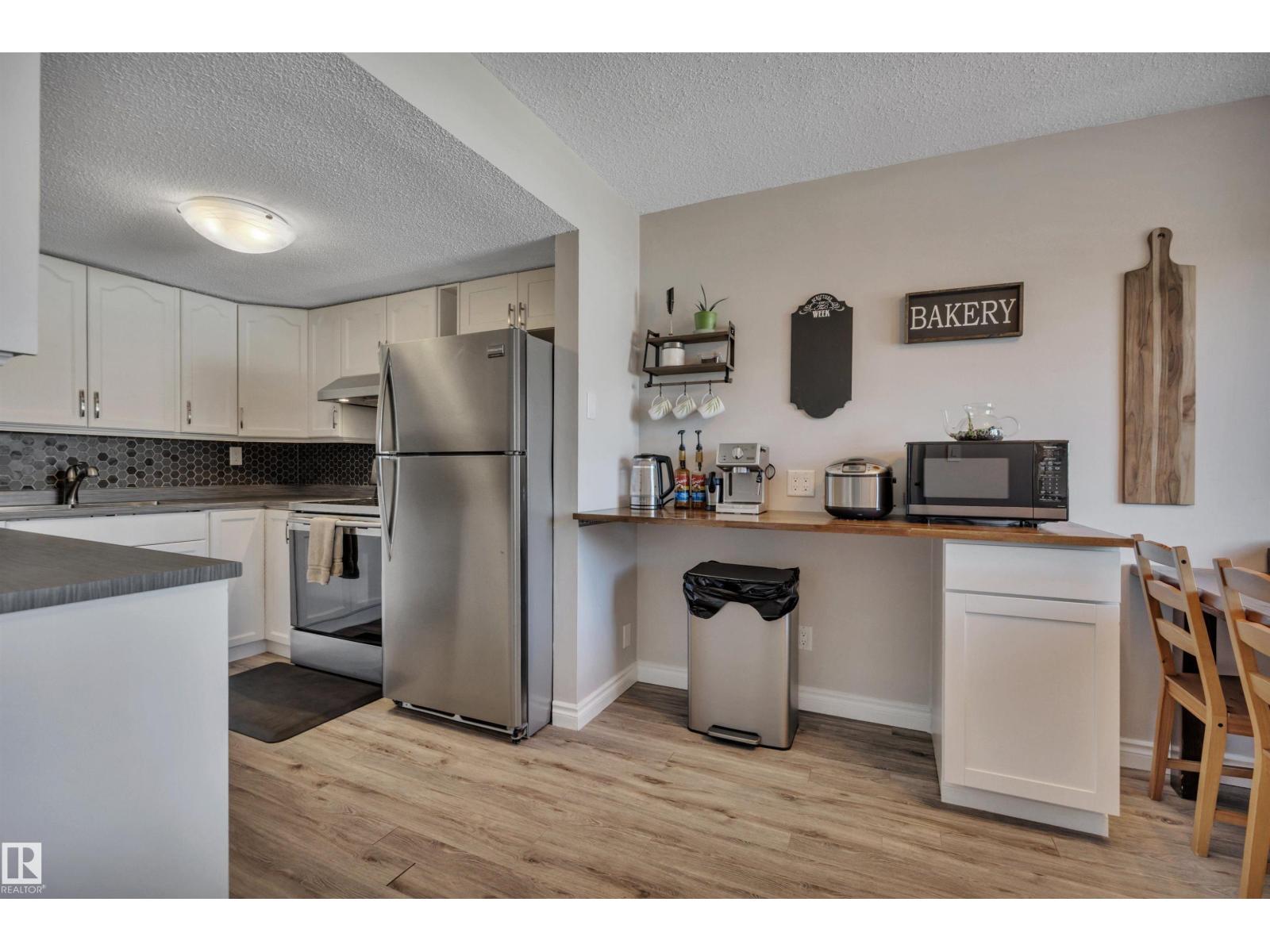 #2 650 Grandin DR
