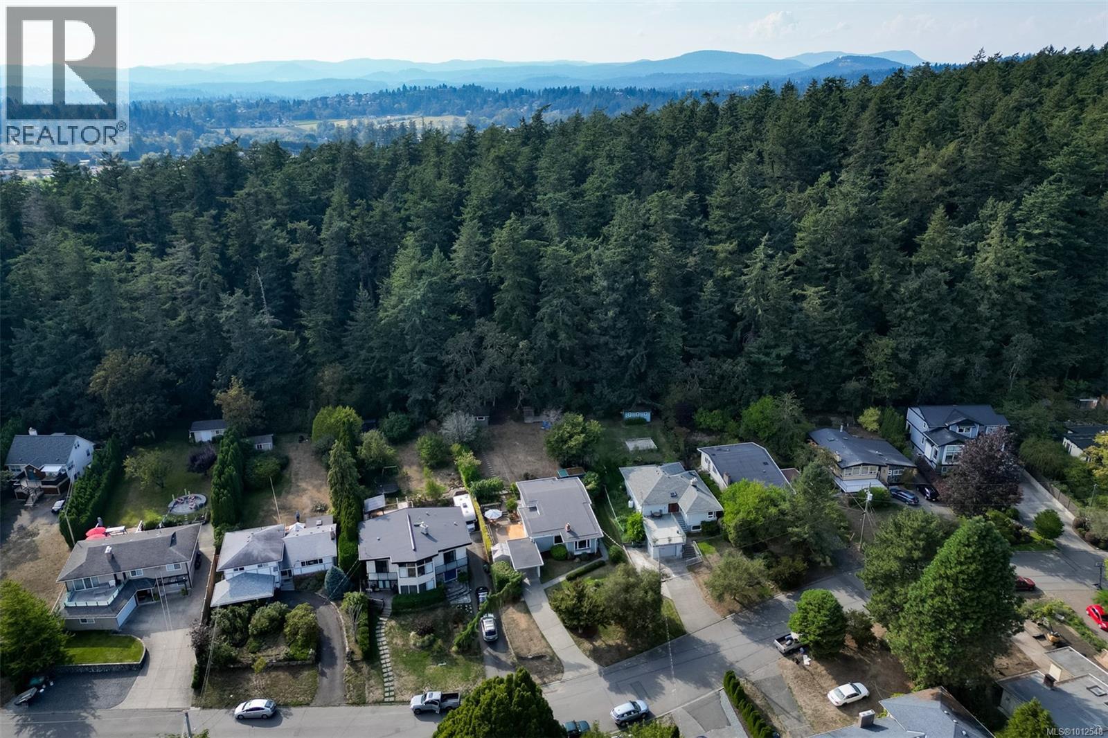 4270 Parkside Cres