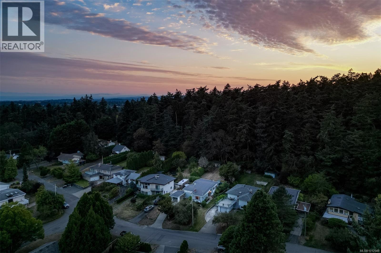 4270 Parkside Cres