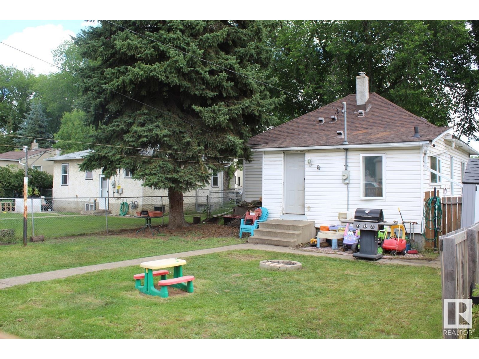 11810 55 ST NW