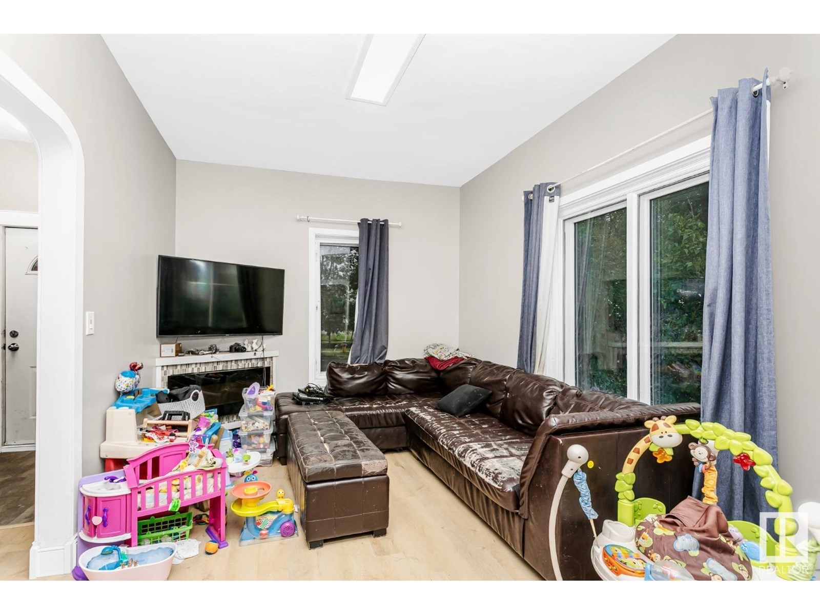 11810 55 ST NW