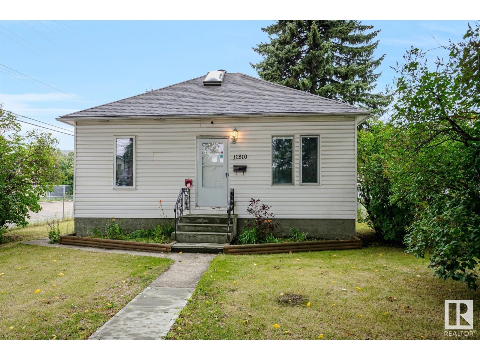 11810 55 ST NW