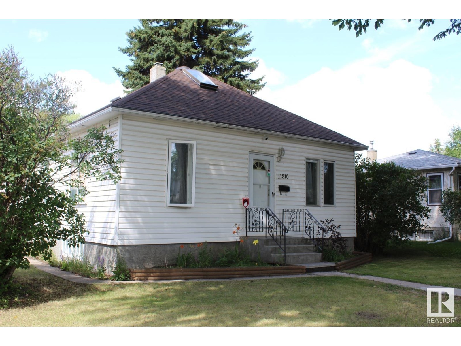 11810 55 ST NW