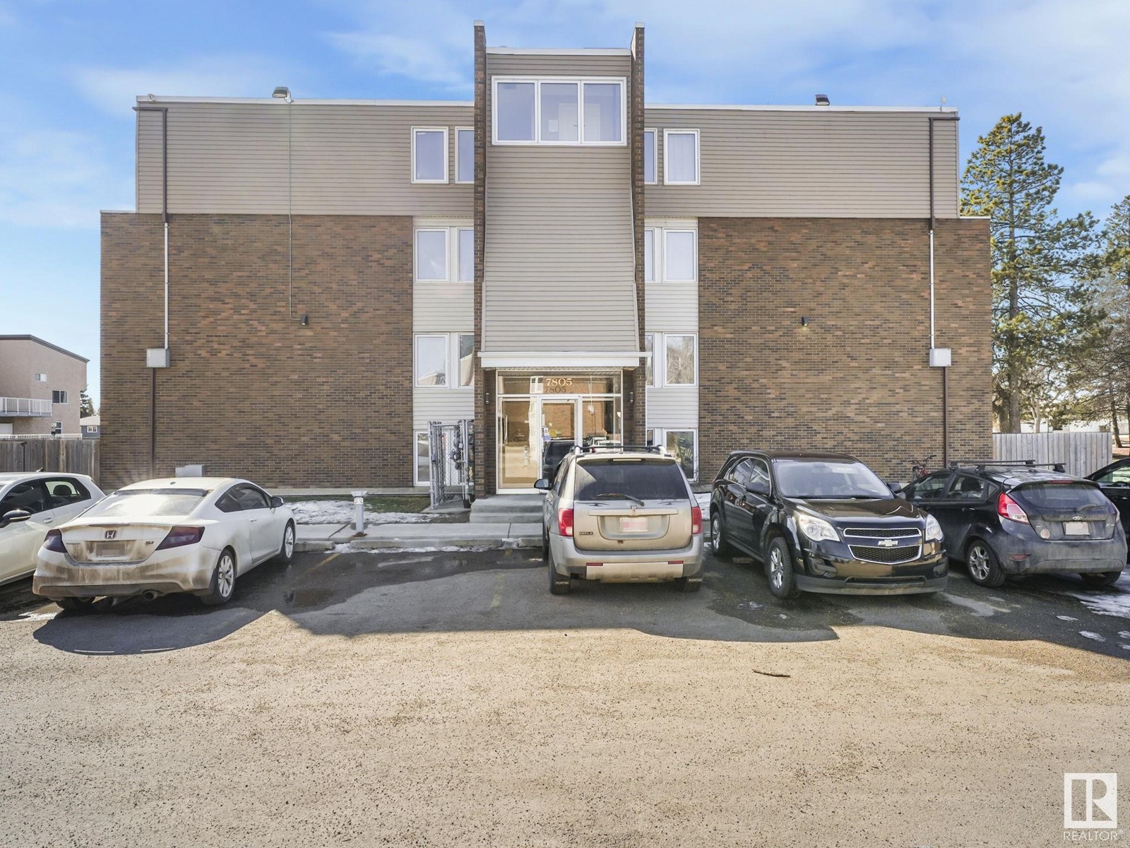 #211 7805 159 ST NW