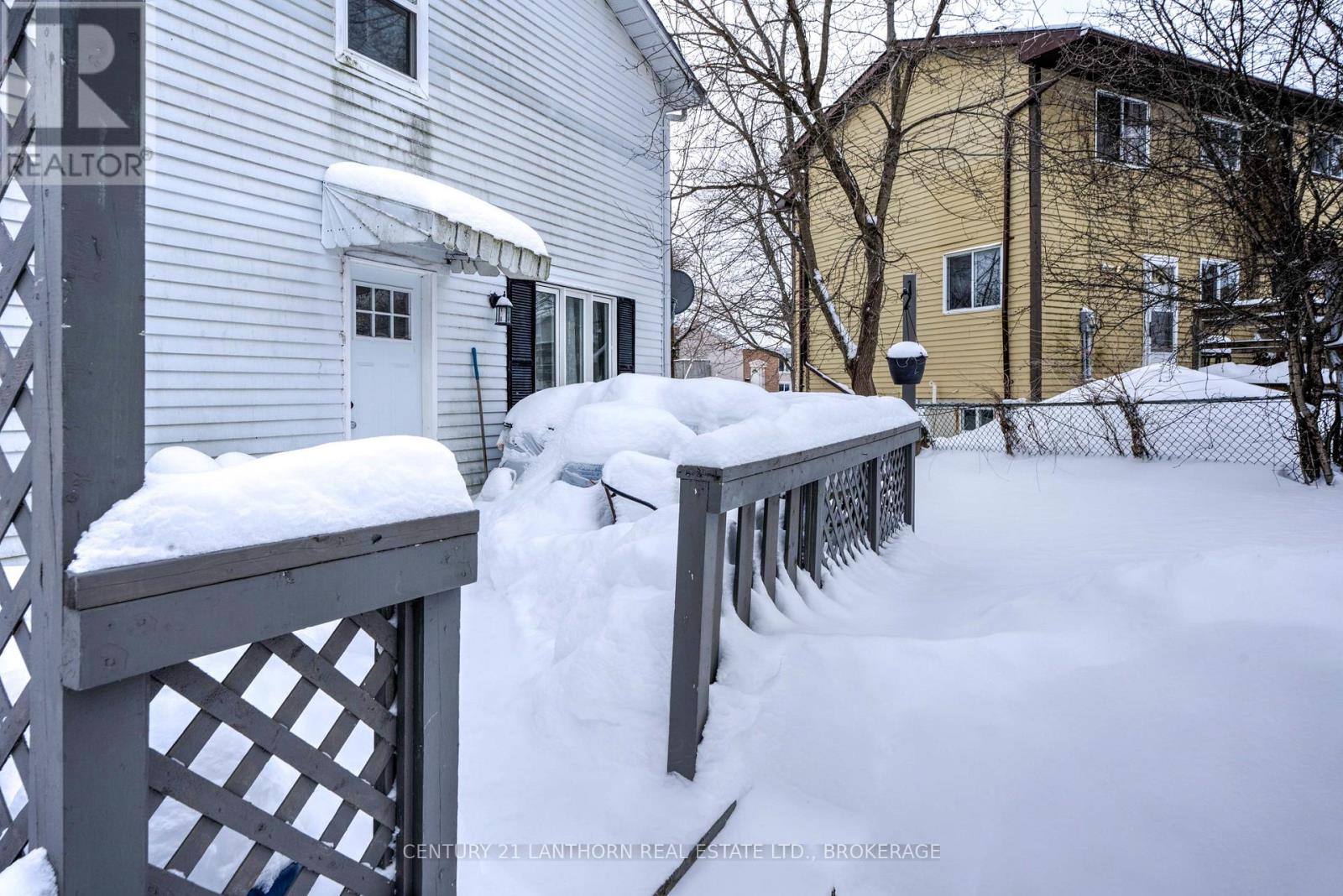 6 WOODSTONE CRESCENT