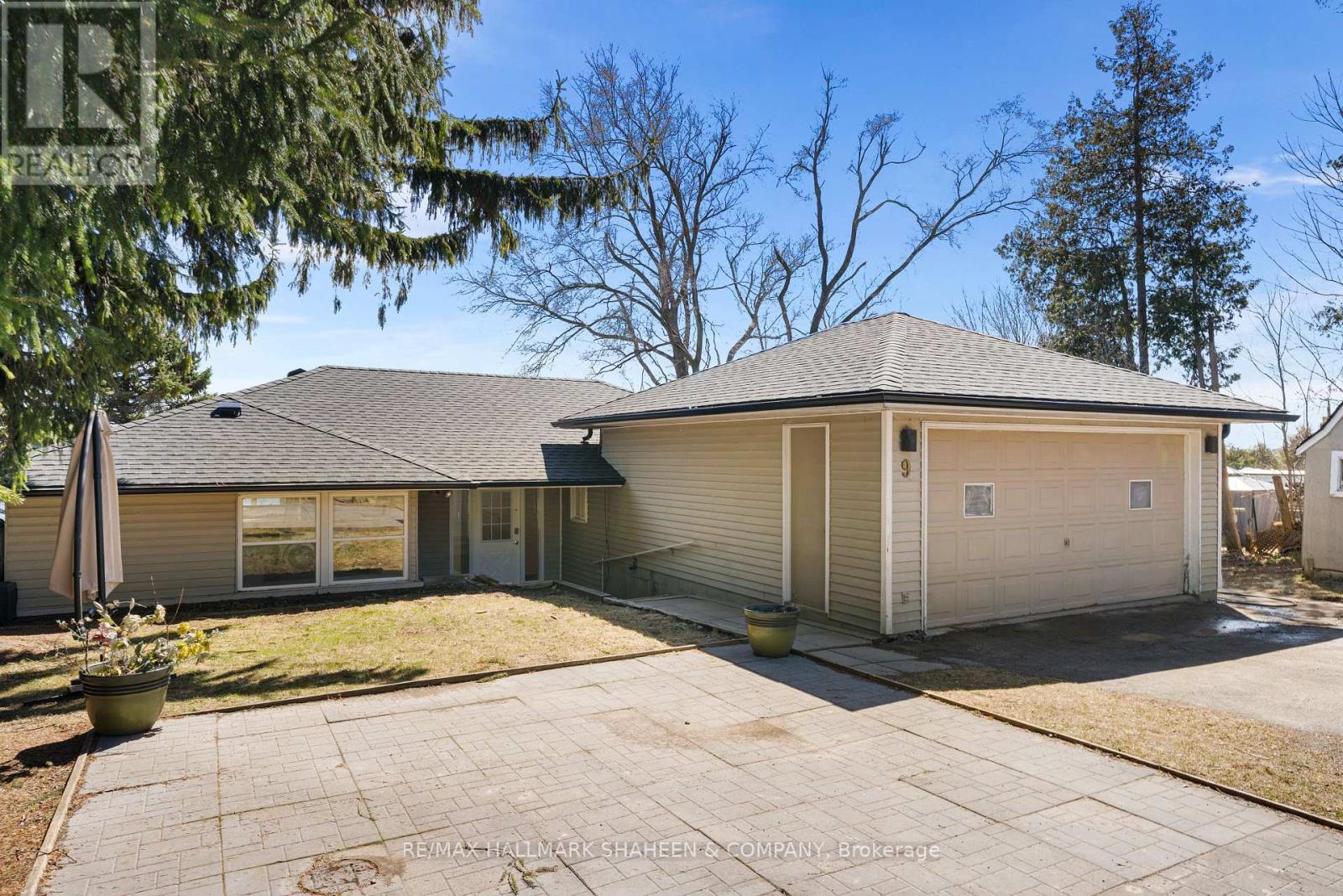 9 EVANS DRIVE