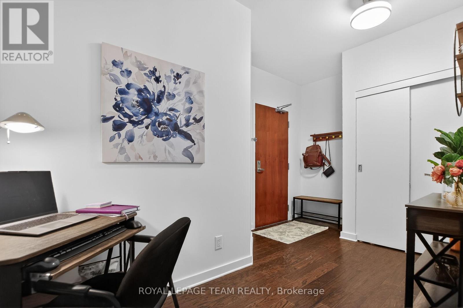 204 - 310 CENTRUM BOULEVARD