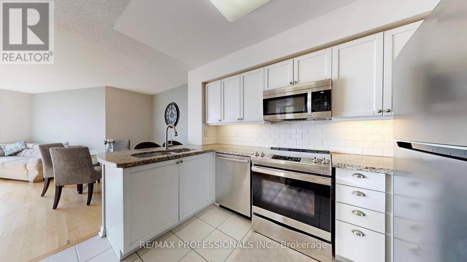 2705 - 30 HARRISON GARDEN BOULEVARD
