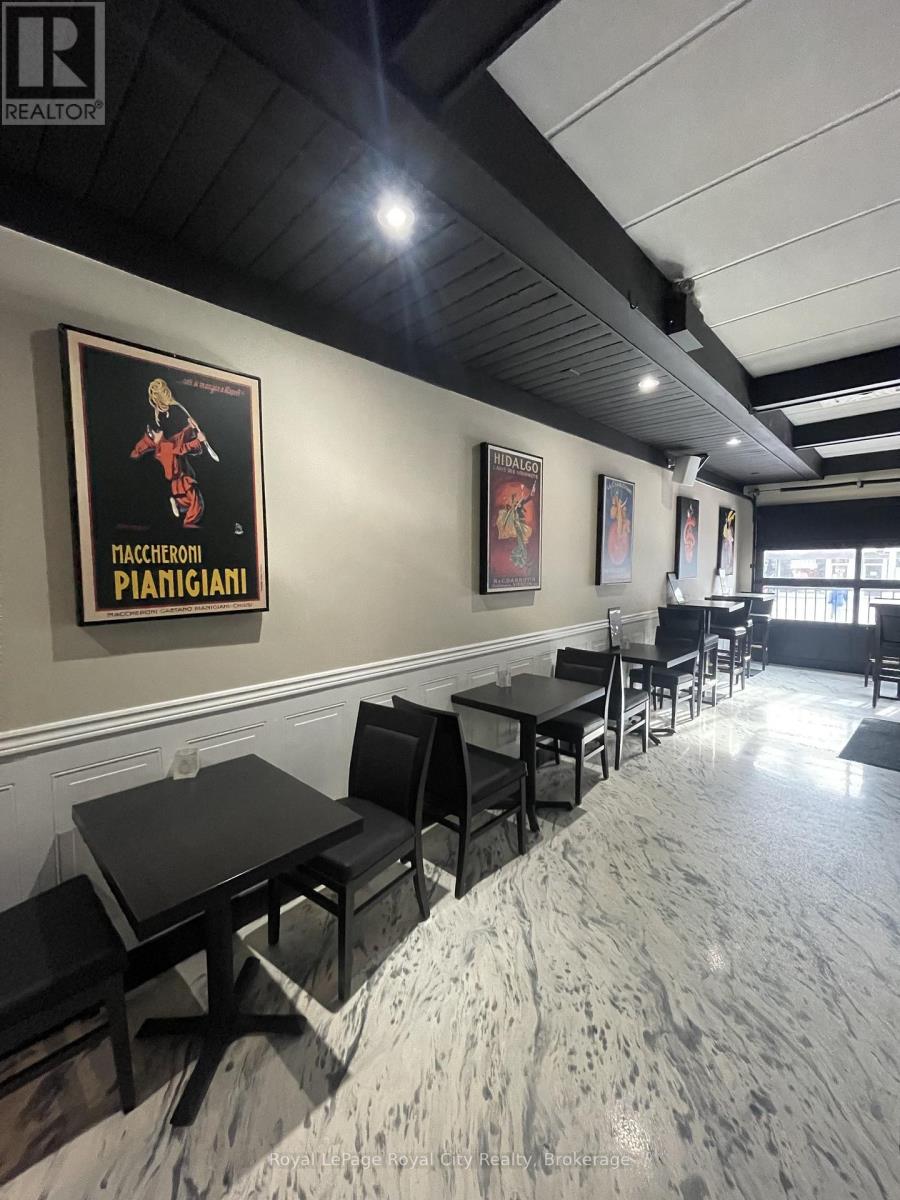 107-109 WYNDHAM STREET N