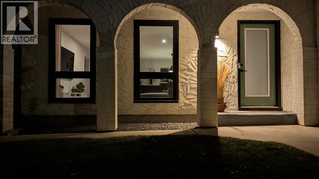 1240 Mapleglade Crescent SE