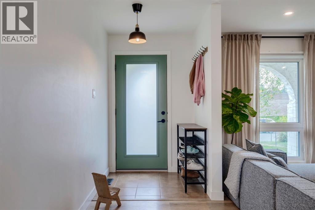 1240 Mapleglade Crescent SE